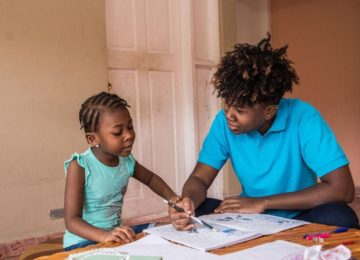 Déscolarisés et angoissés, les enfants haïtiens subissent la crise politique