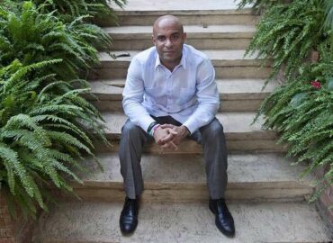 Laurent Lamothe et sa vérité d’adolescente. Partie 1