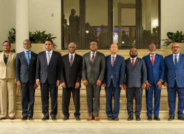 Remaniement: la main puissante et visiblement invisible des ex-CP