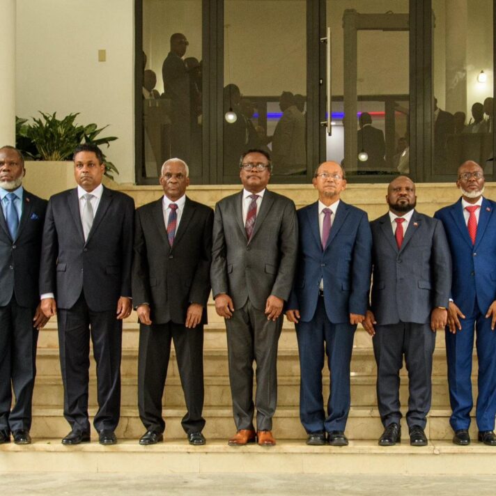 Remaniement: la main puissante et visiblement invisible des ex-CP