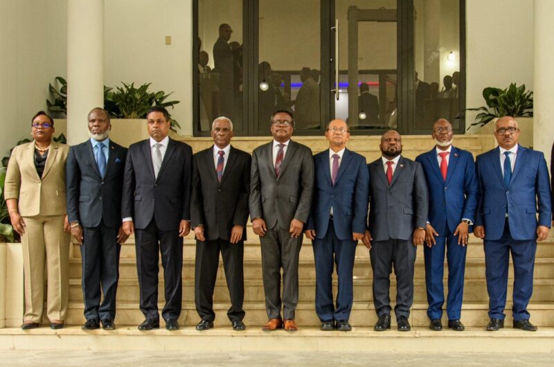 Remaniement: la main puissante et visiblement invisible des ex-CP