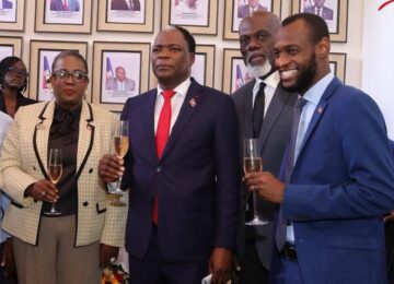 Un ministre incapable de RASANBLE les Grenadiers en Haiti?