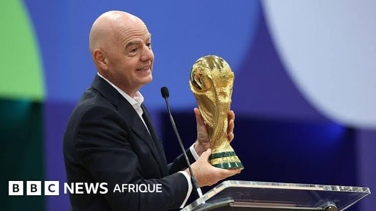 Le football est contrôlé par la politique et l’argent
